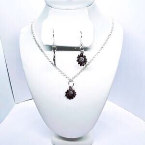 Silver-Tone Sunflower Necklace Earring Set